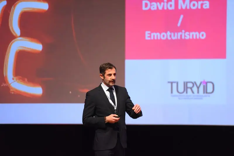 Emoturismo: Talking Travel and Tourism Strategy with David Mora 1 david mora