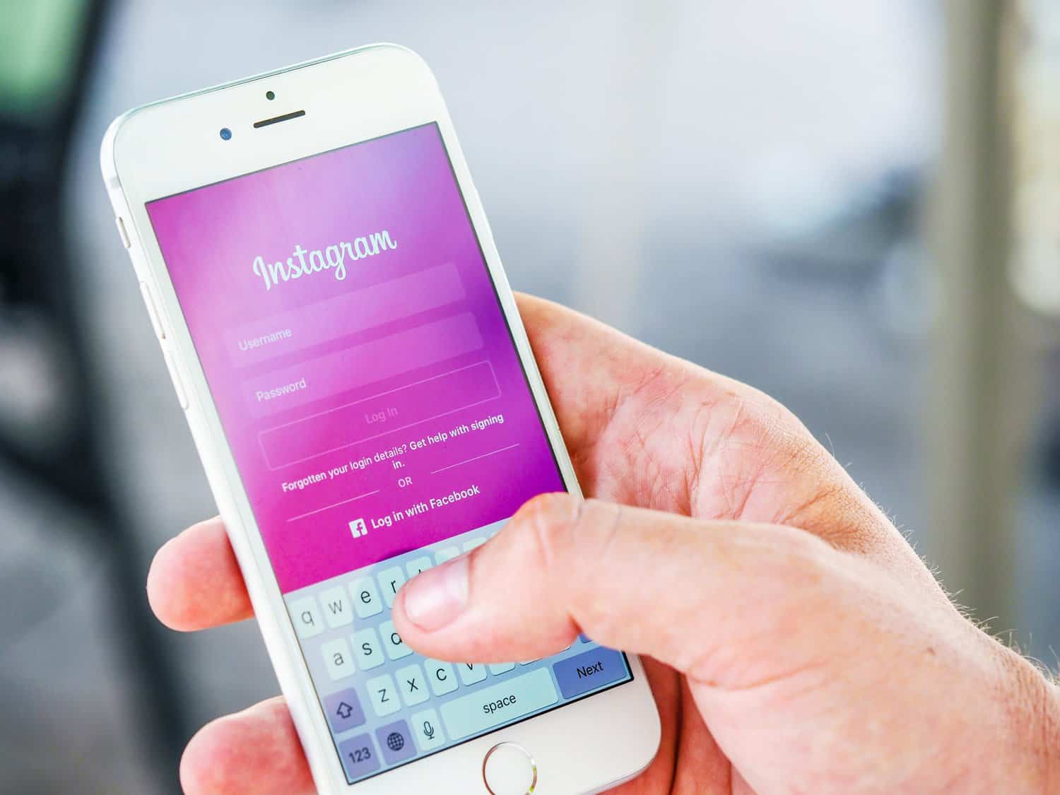 Social media image for hiring a marketer blog