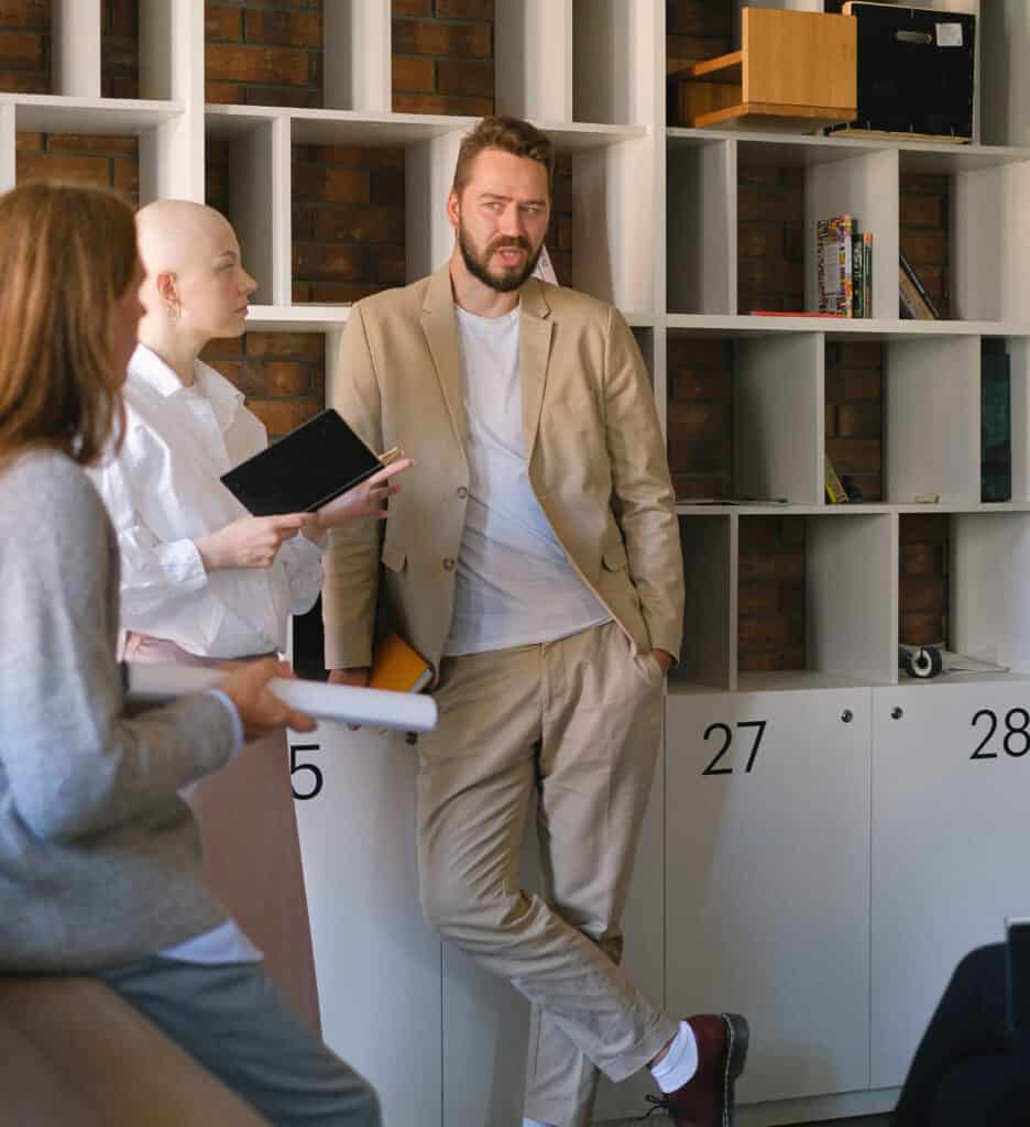 10 Types of Management Styles with Pros & Cons 1