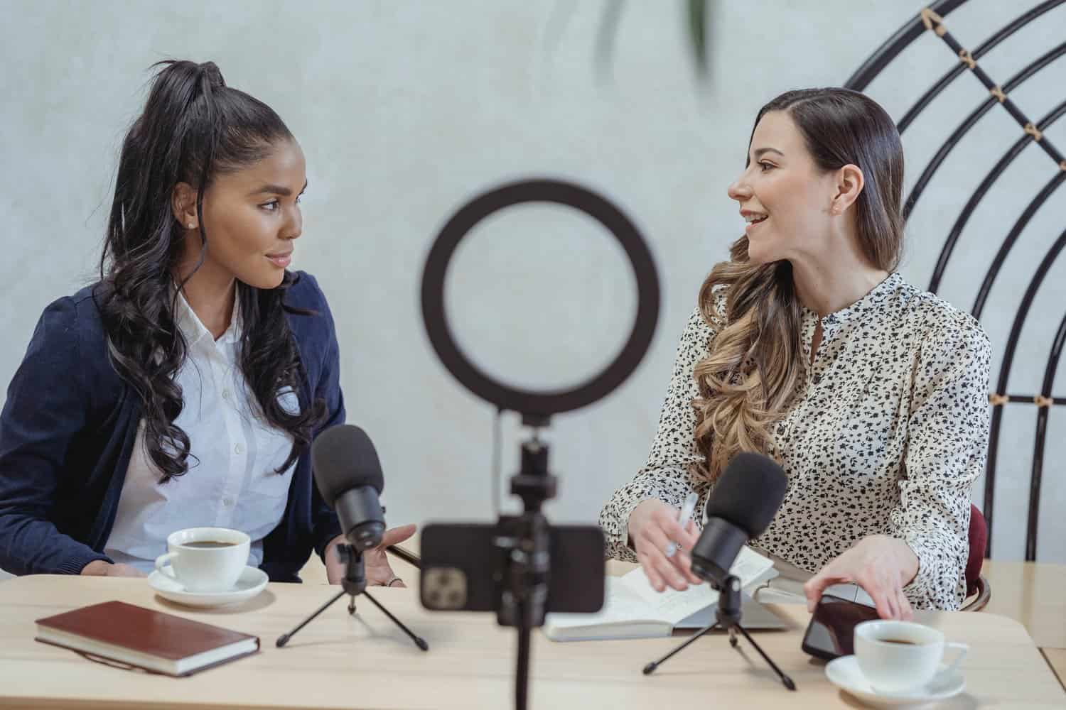 10 Best Podcast Apps for Android and IOS