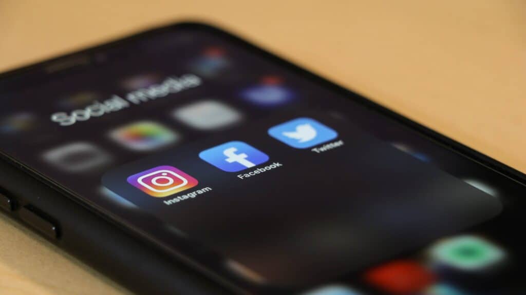 8 Essential Social Media Addiction Statistics: The Importance of Digital Marketing
