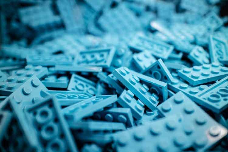 what is content - content marketing - lego pieces