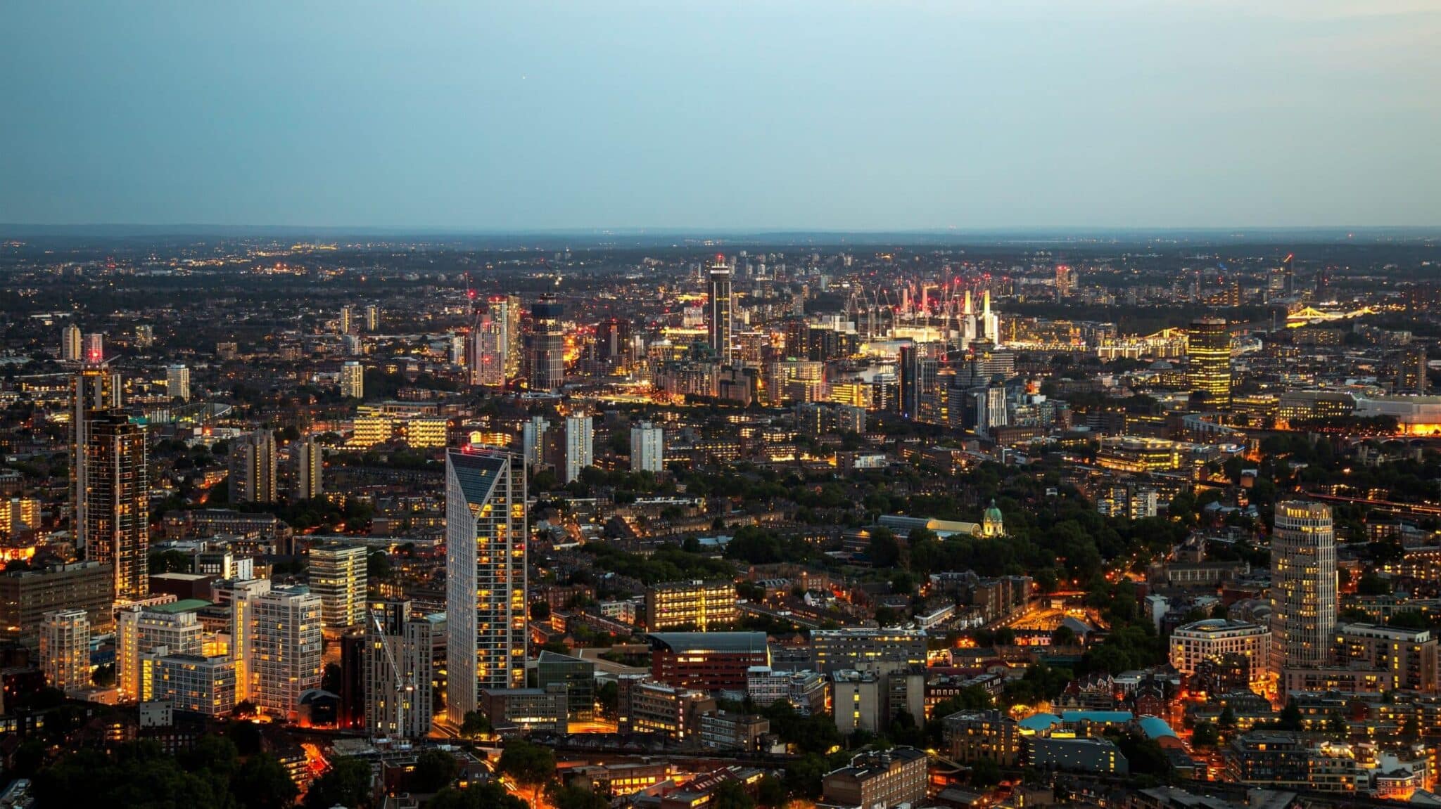 The Profound Impact of LinkedIn on UK Business Decision-Making: A 2024 Comprehensive Analysis